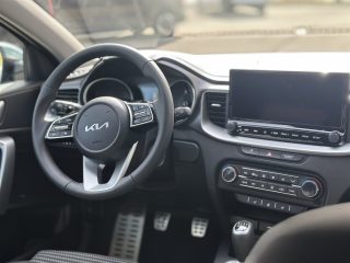 KIA ceed 1,5 TGDI Silber