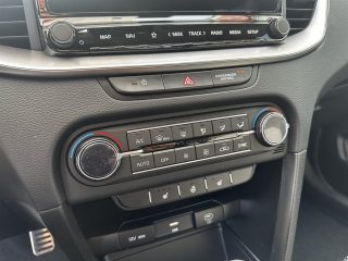 KIA ceed 1,5 TGDI Silber