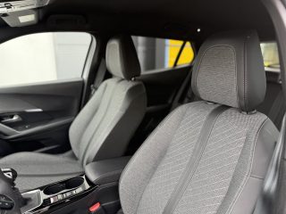 Peugeot 2008 PureTech 100 S&S Allure 6-Gang-Manuell