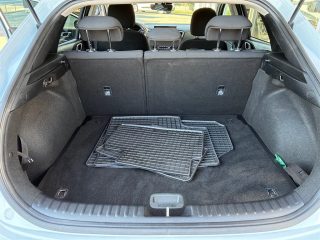 KIA Xceed 1,5 TGDI GPF Silber